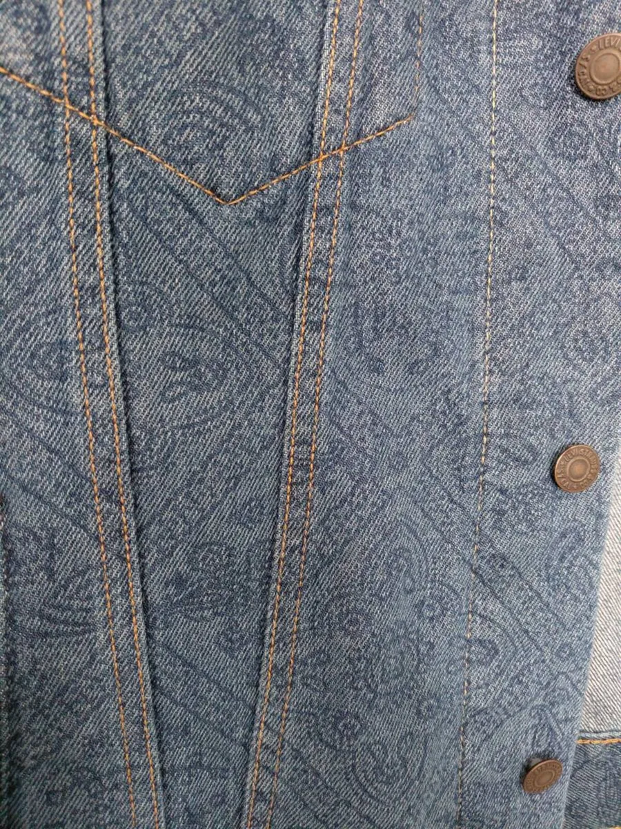 Mens Levis denim jacket
Paisley design - Image 2