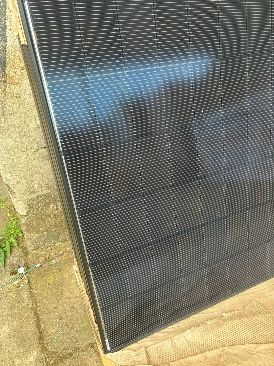 Jinko All Black 470watt panels - Image 2