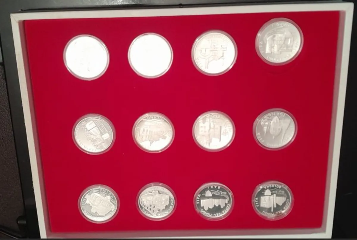 ITALIA 90 WORLD CUP SILVER COINS - Image 4