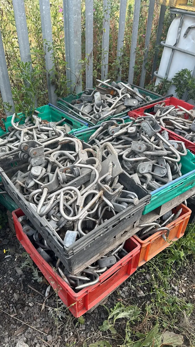 Meat rail hooks - Image 1