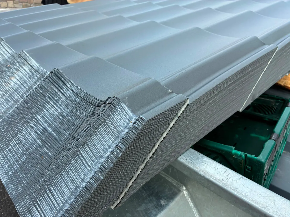 100 new tile in effect cladding sheets €2950 - Image 2