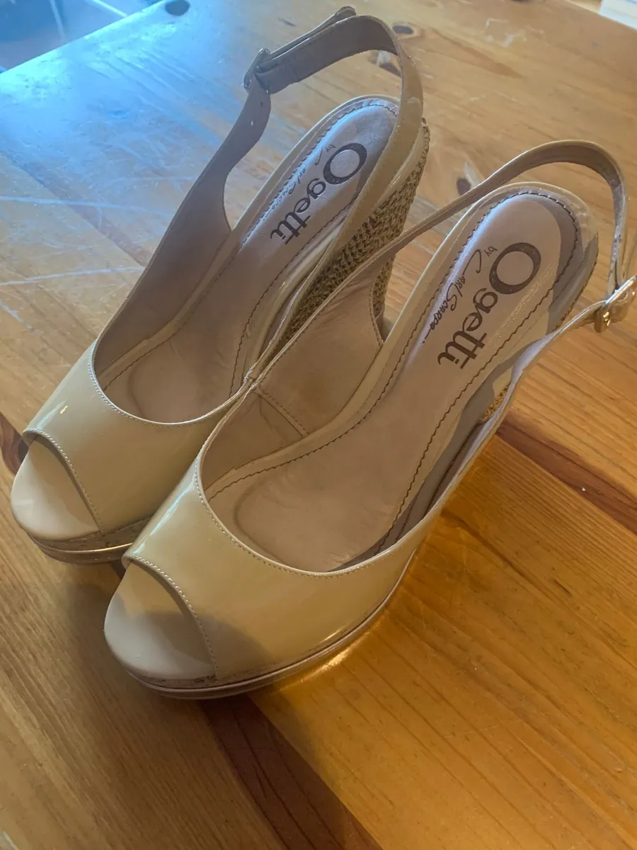 Carl Scarpa Ladies Tan Wedges - Image 1