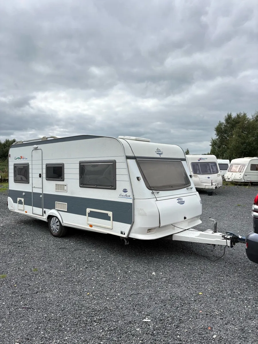 Hobby 4 berth twin fixed single beds Caravan - Image 1