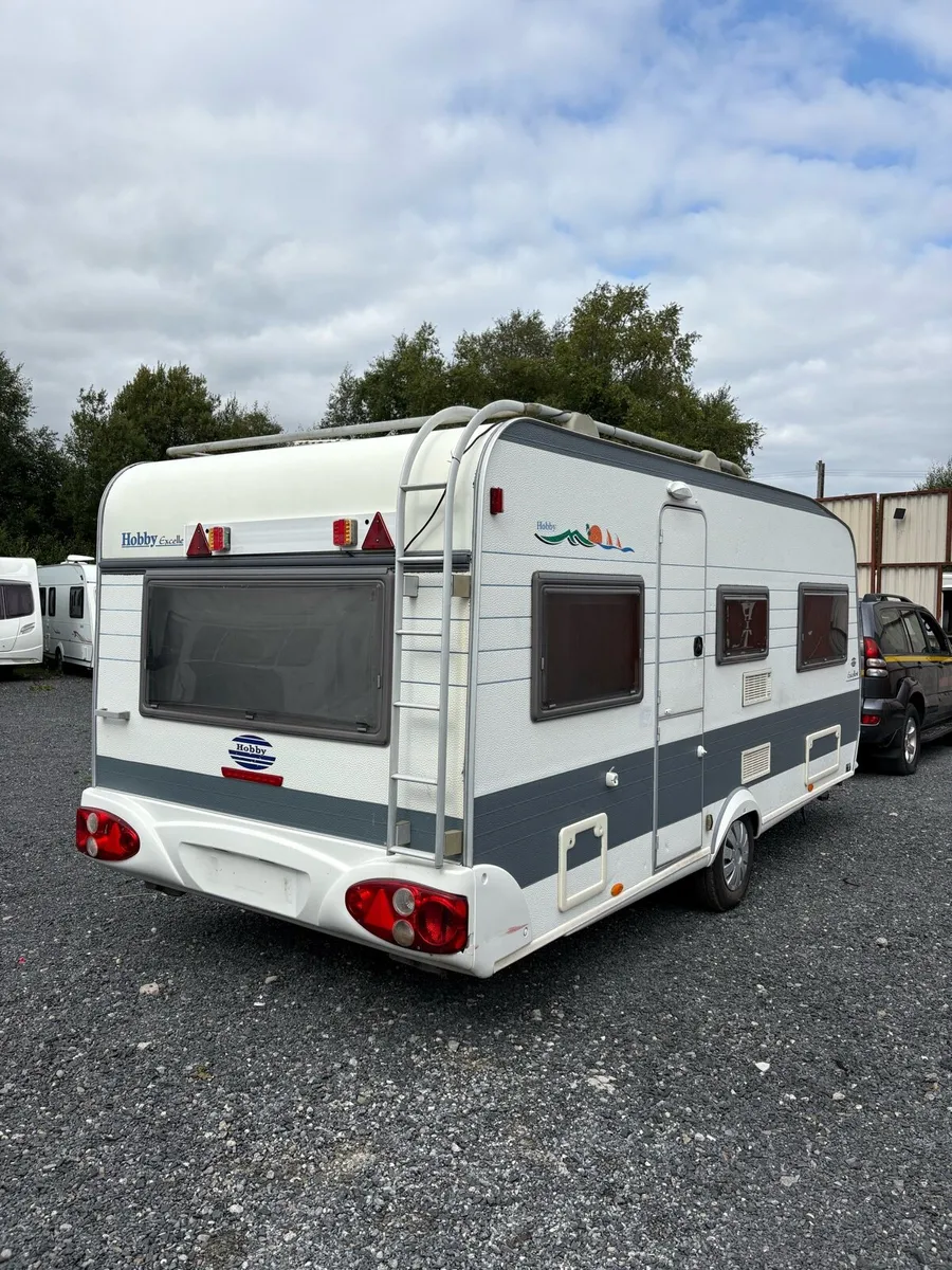 Hobby 4 berth twin fixed single beds Caravan - Image 4