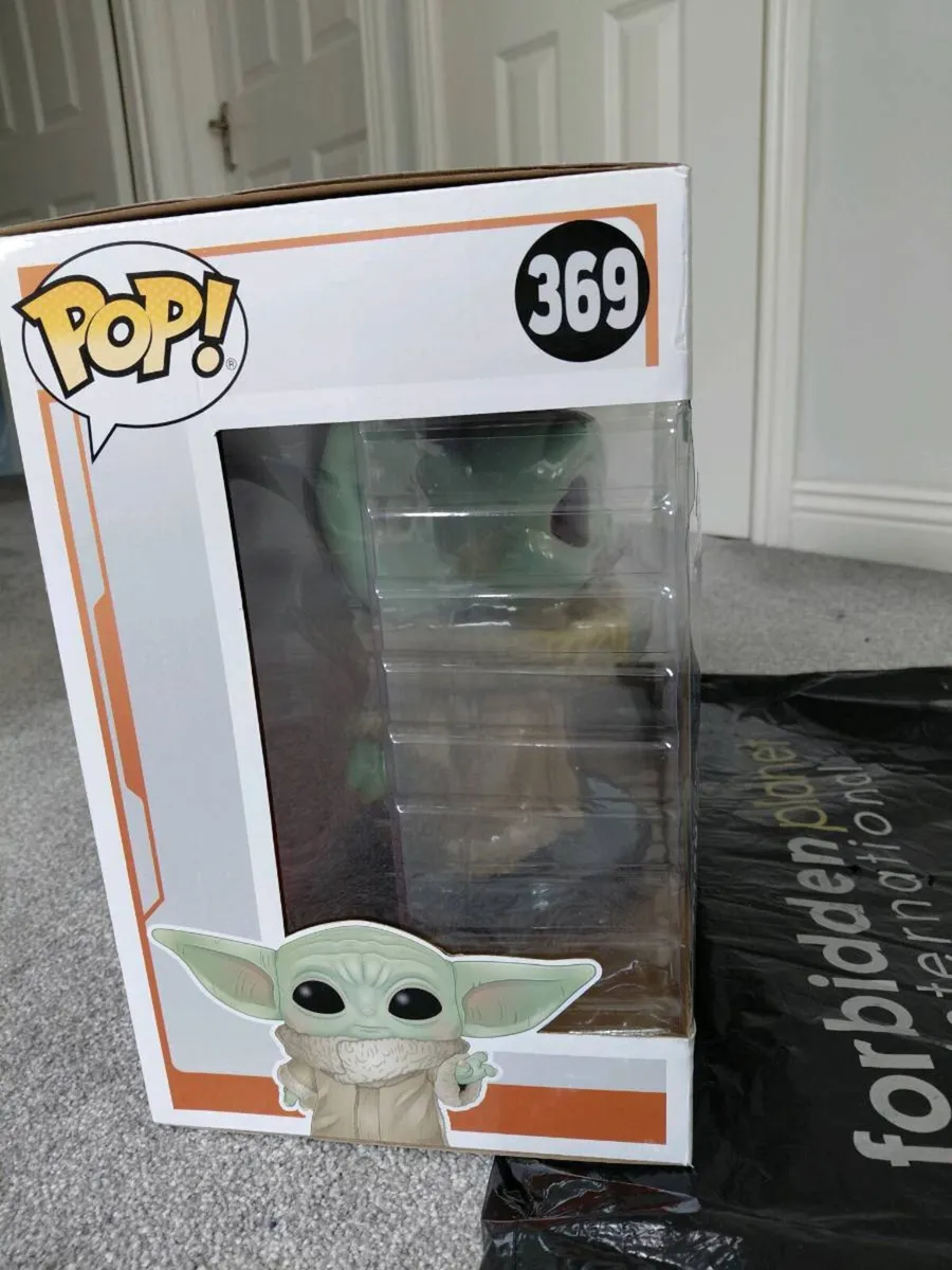 Star wars 'The Child' large Funko pop figure - Image 4
