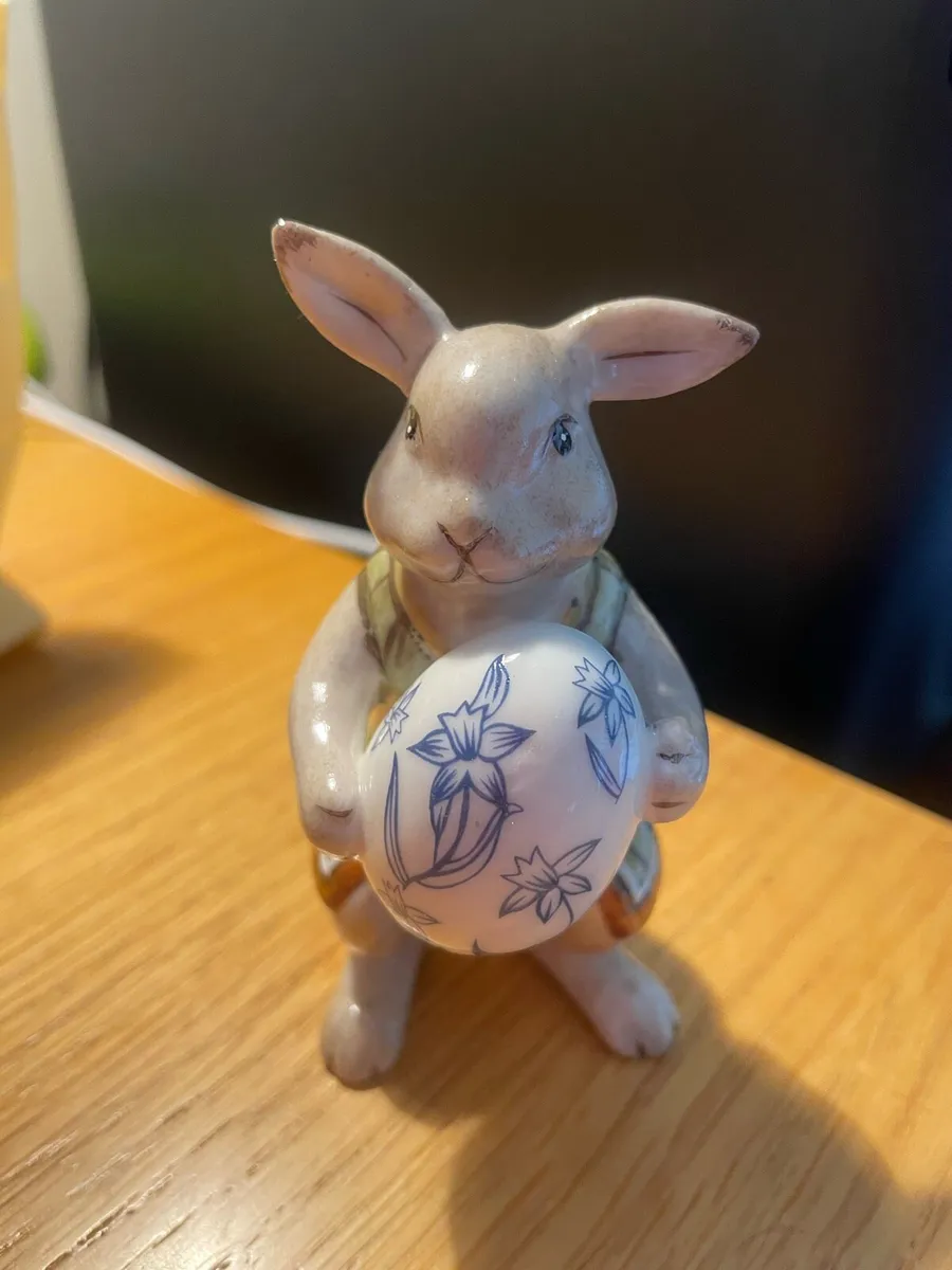 Villeroy and Boch Porcelain Easter Bunny - Image 1