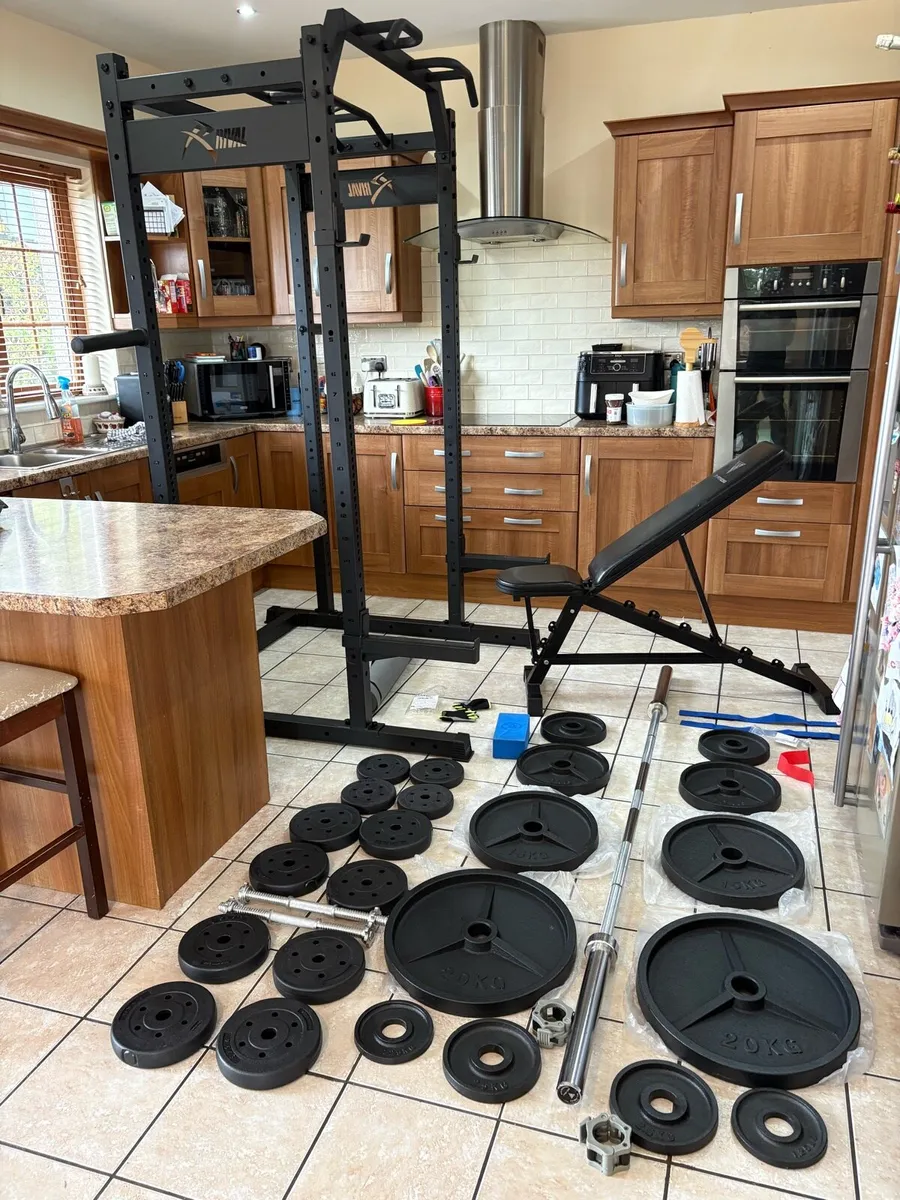 UNBELIEVABLE GYM WEIGHTLIFTING SYSTEM!! - Image 1