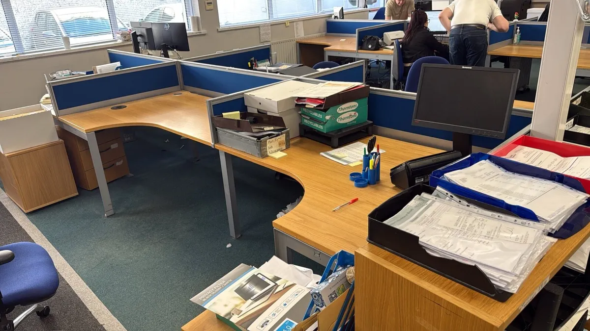 Office desks and storage - Image 2