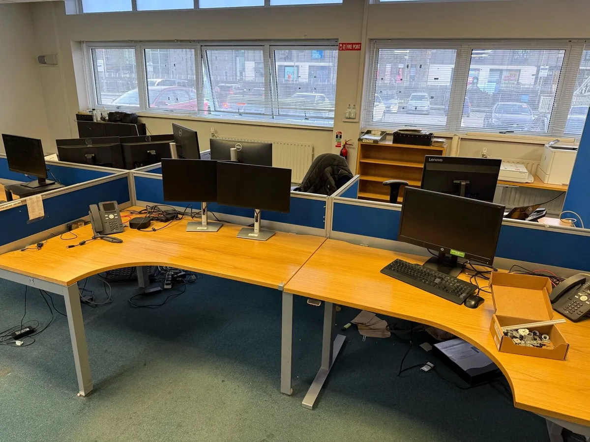 Office desks and storage - Image 4