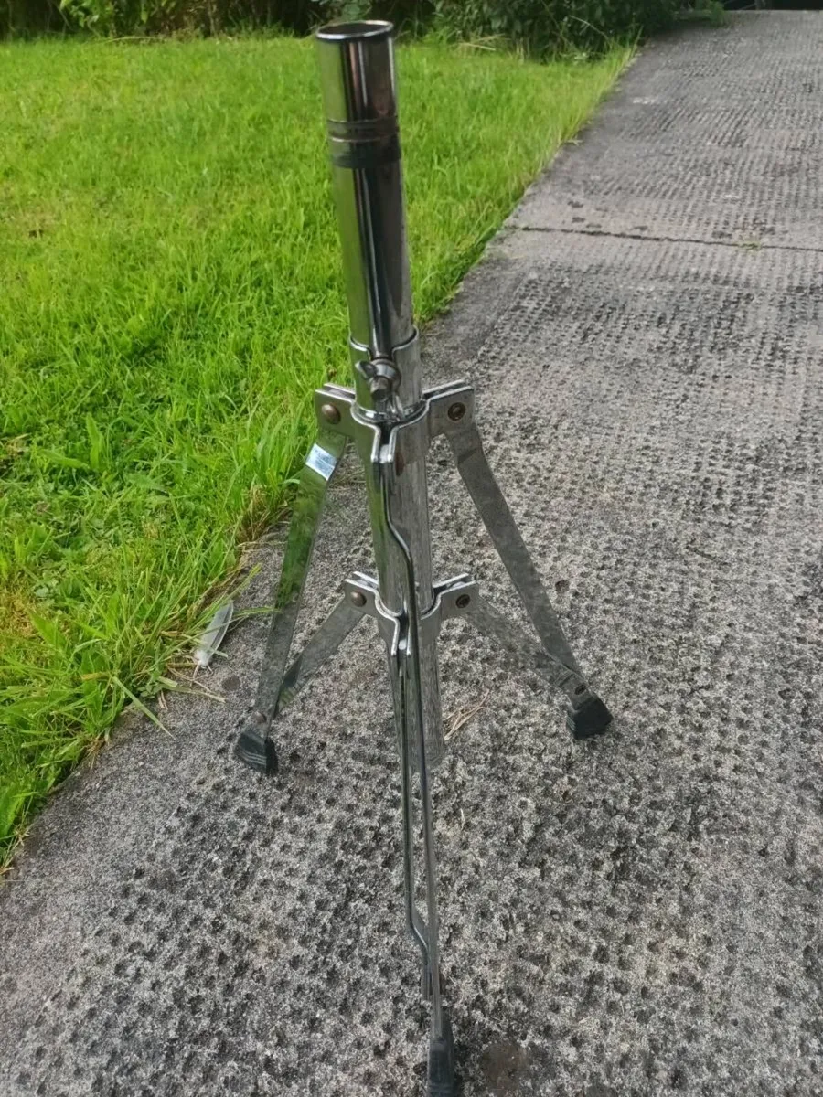 Chrome Stand - Image 2