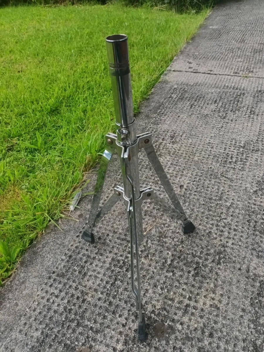 Chrome Stand - Image 1