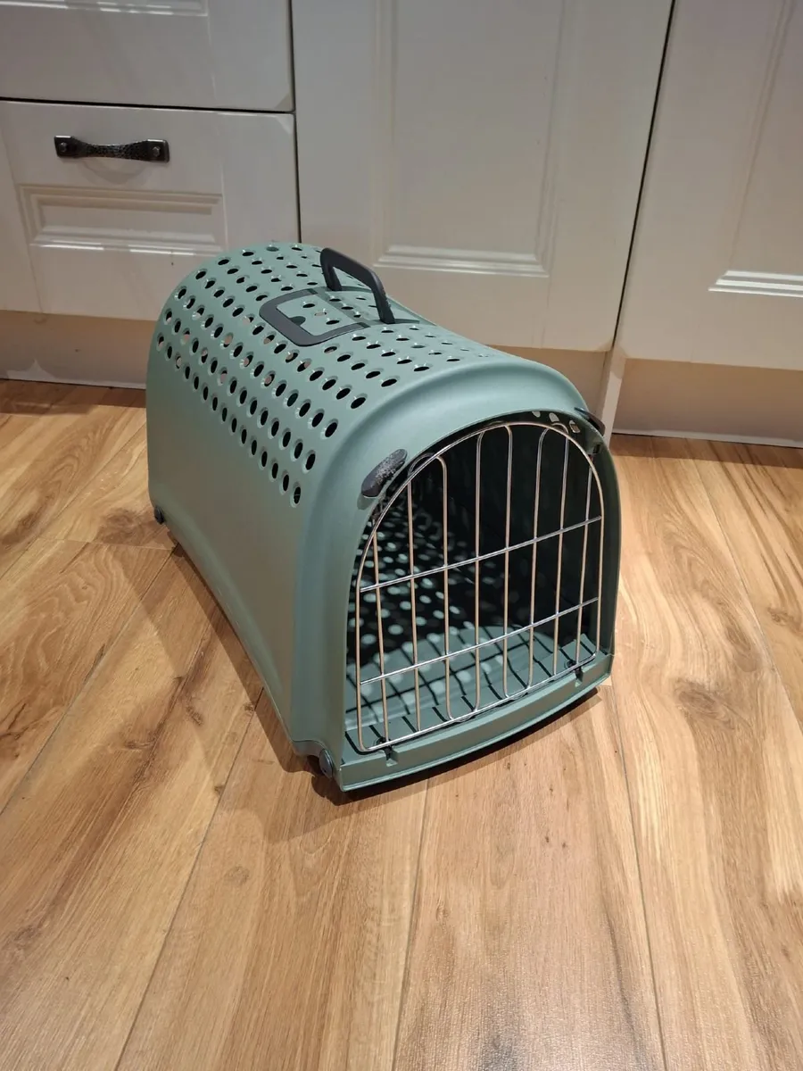 Pet carrier - Image 1