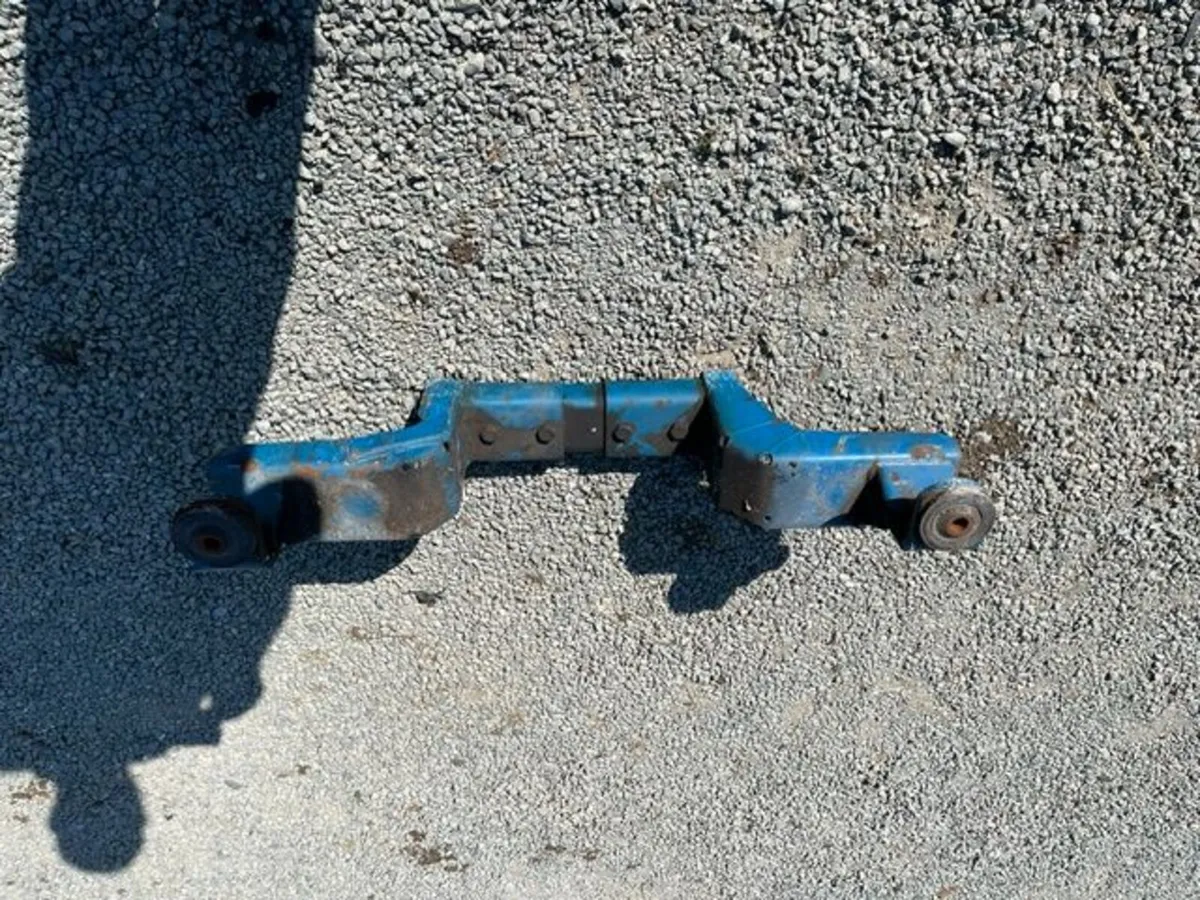 Q Cab Mounting Bracket - Image 1