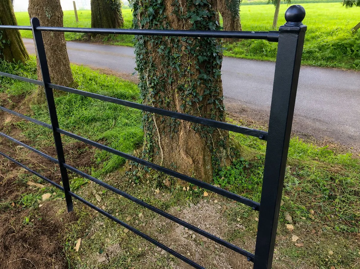 5 Rail Estate Railing
