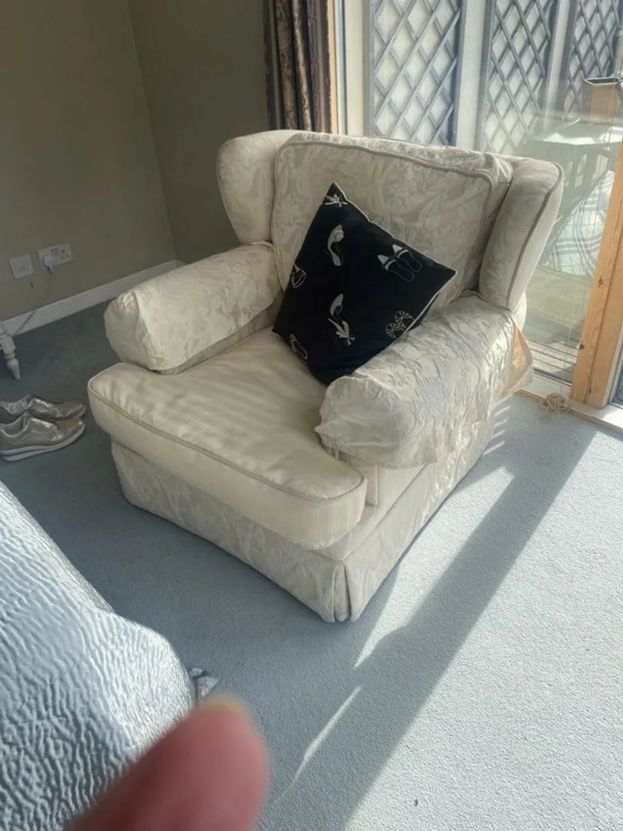 3 and2 seater sofa and armchair. Great condition. Removable cushion covers. Light cream damask material - Image 3