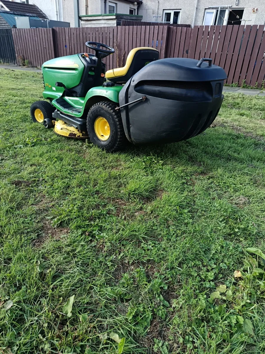 John derre petrol ride on lawnmower - Image 2
