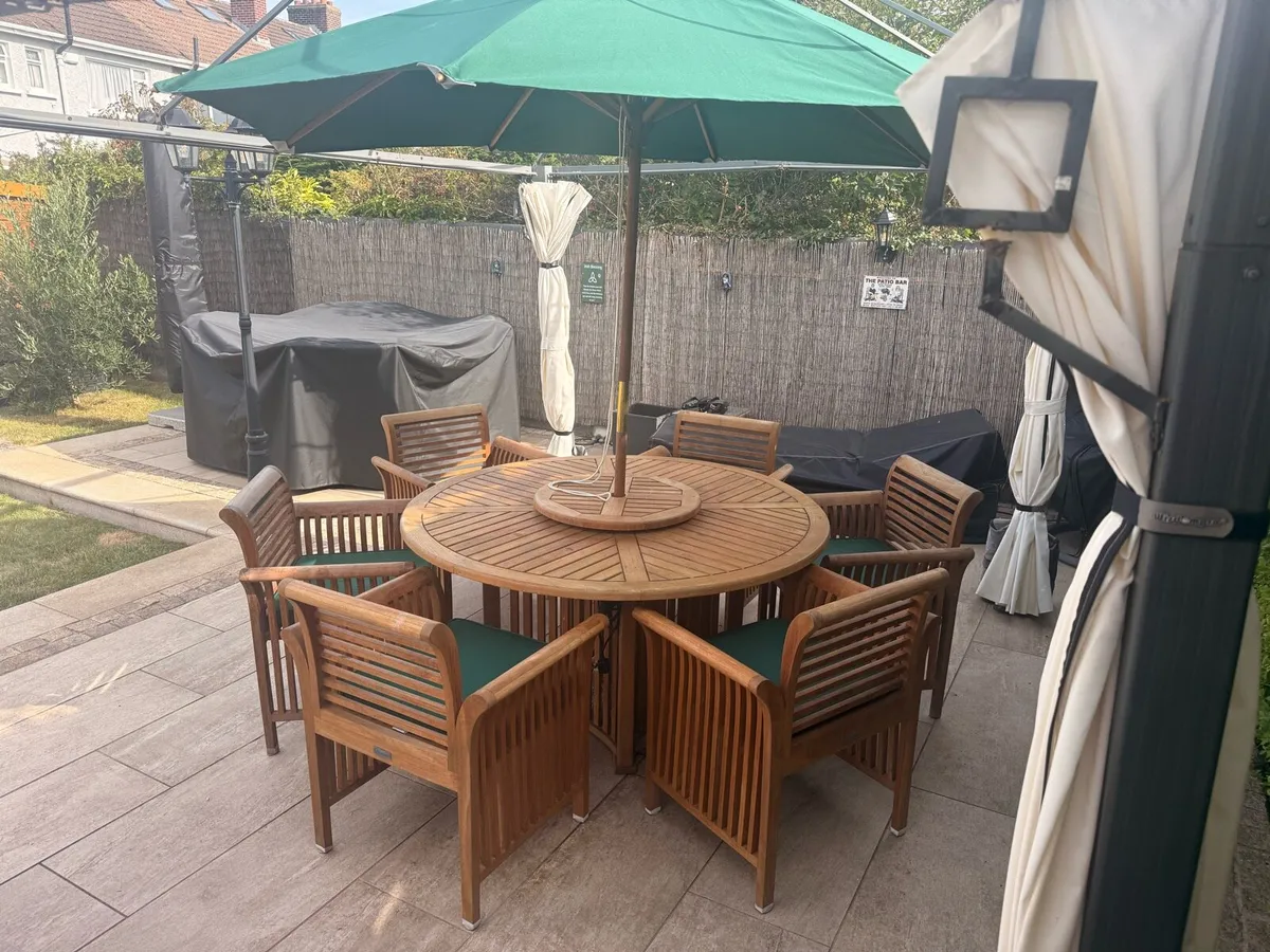 Garden table6 chairs  and umbrella. - Image 3