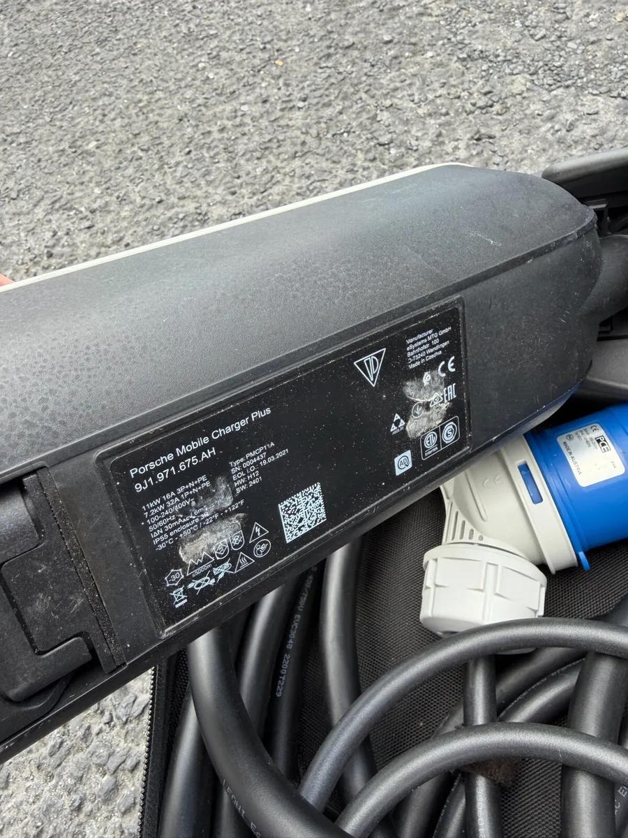 Genuine Porsche Mobile Charger - Image 4