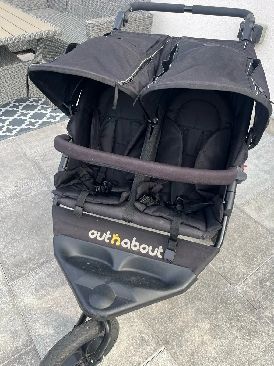 Outnabout double buggy V4 + Extras - Image 1
