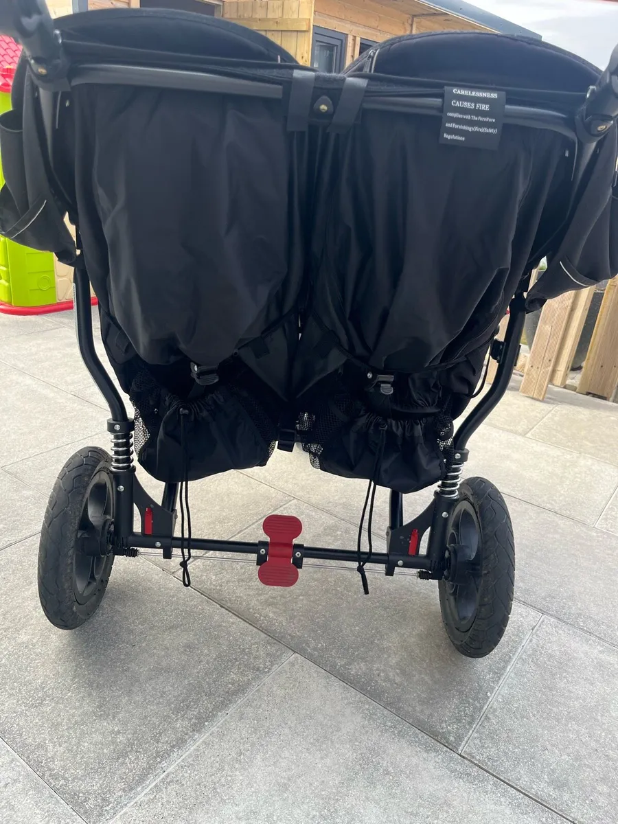 Outnabout double buggy V4 + Extras - Image 3