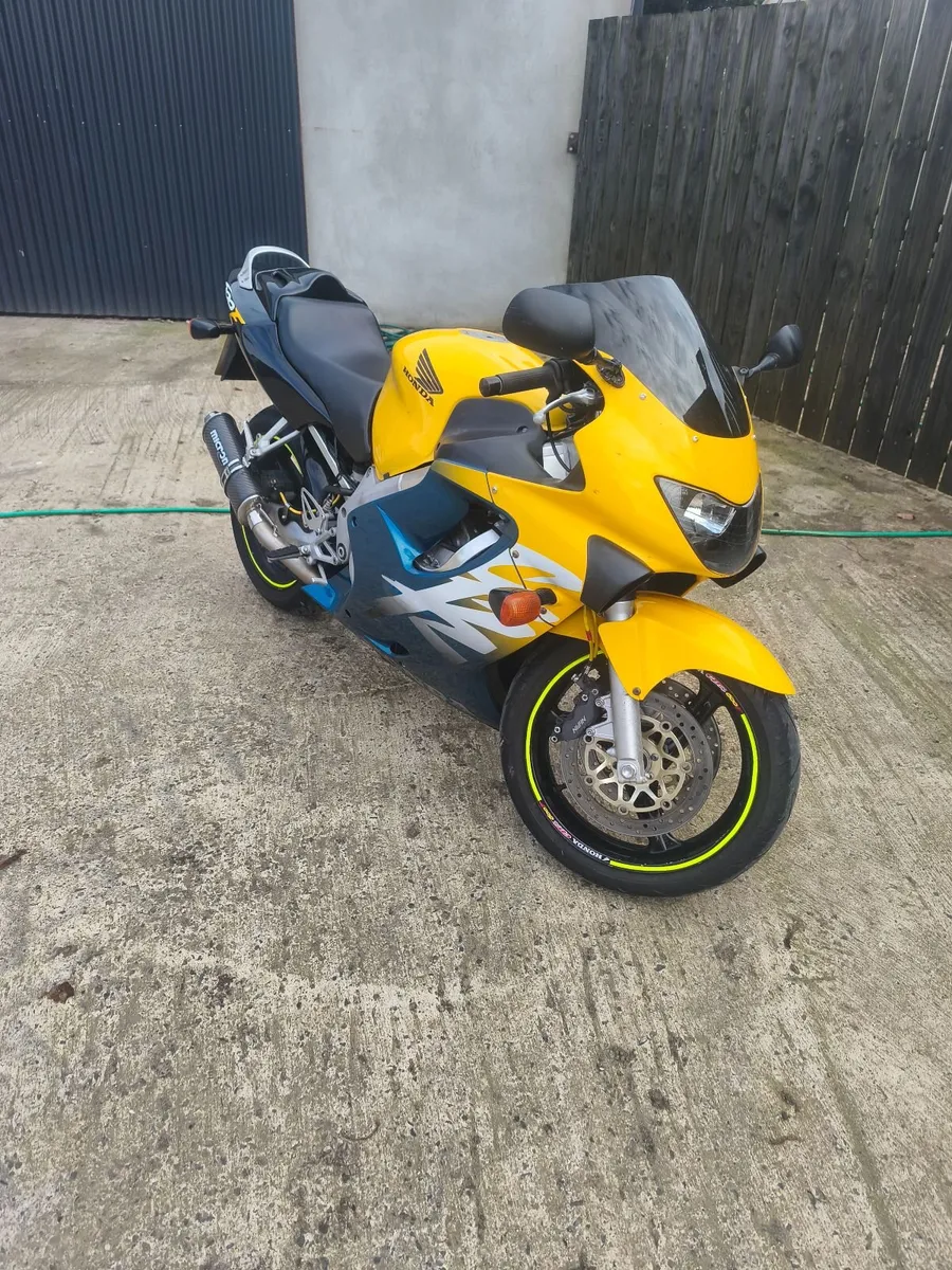 Honda CBR 1999 - Image 2