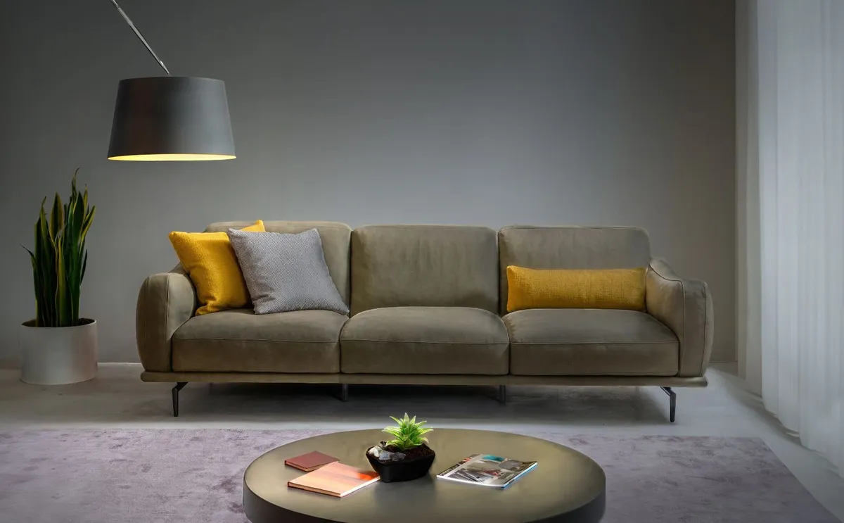 Italian Sofa Highest Grade Italian leather - Image 2