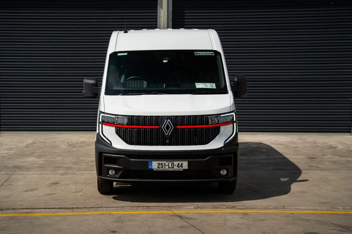 Renault Master 2025 Red Edition L3H2 - Image 2