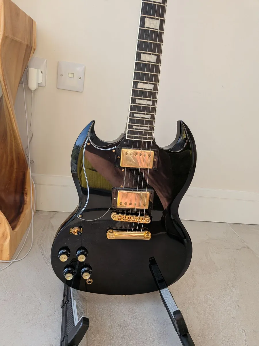 Lefthanded electric guitar - Image 2