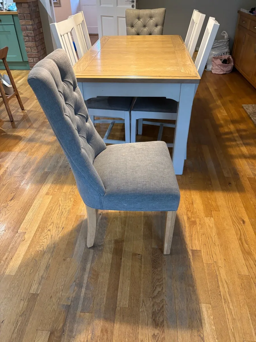Kitchen Table and Chairs - Image 4