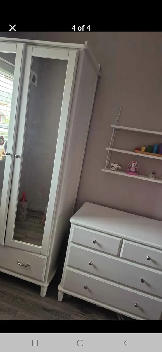 Wardrobe and chest of drawers - Image 3