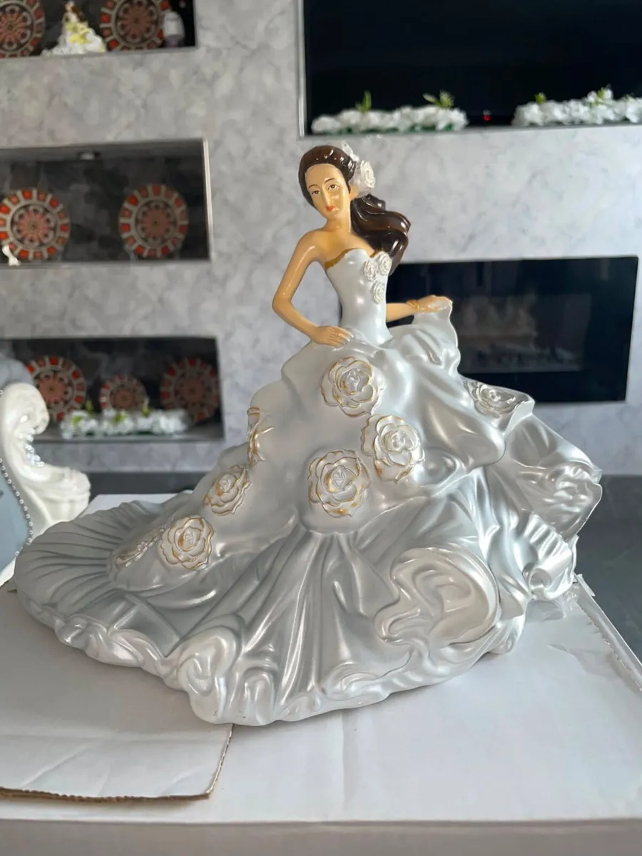 British lady dolls - Image 2