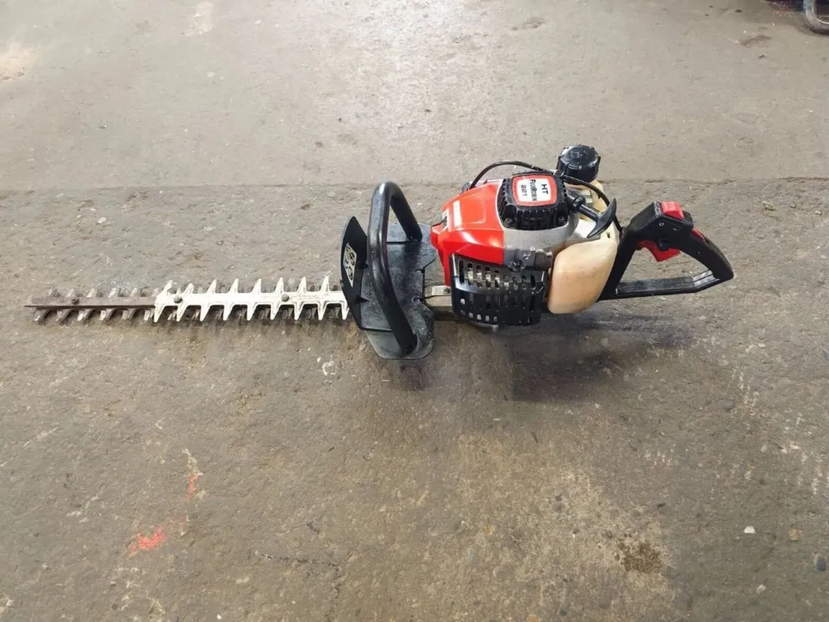 FUJI ROBIN HT221 PETROL HEDGECUTTER - FOR SALE - Image 1