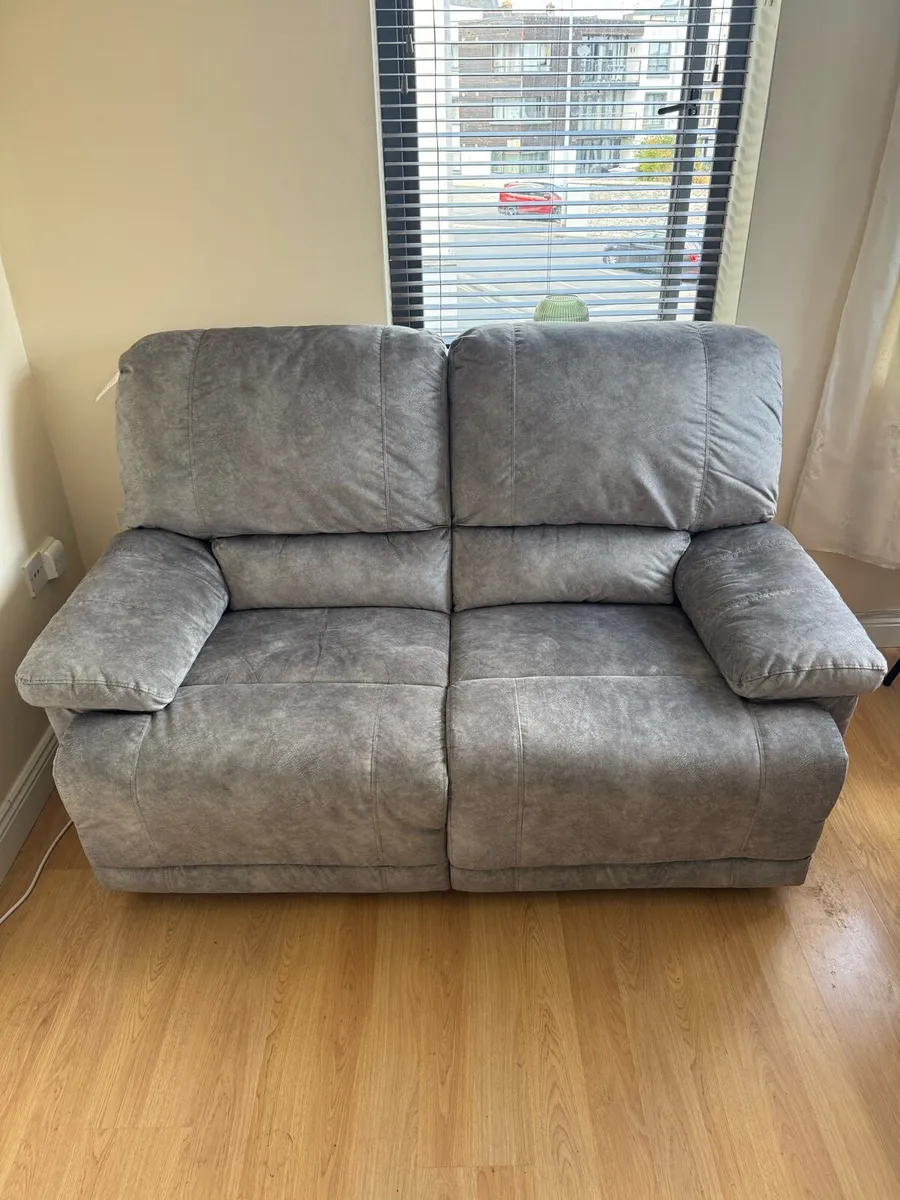 2 seater recliner sofa - Image 1