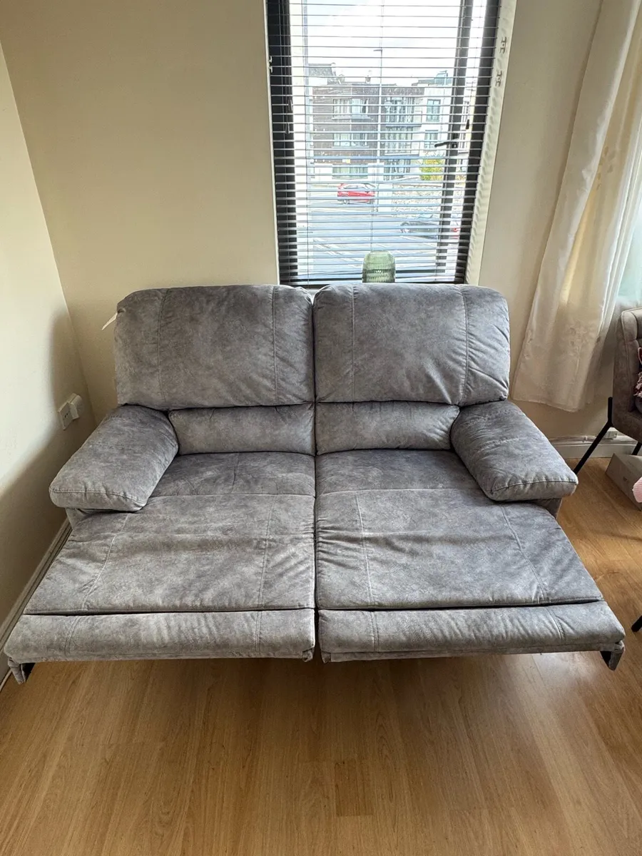 2 seater recliner sofa - Image 2