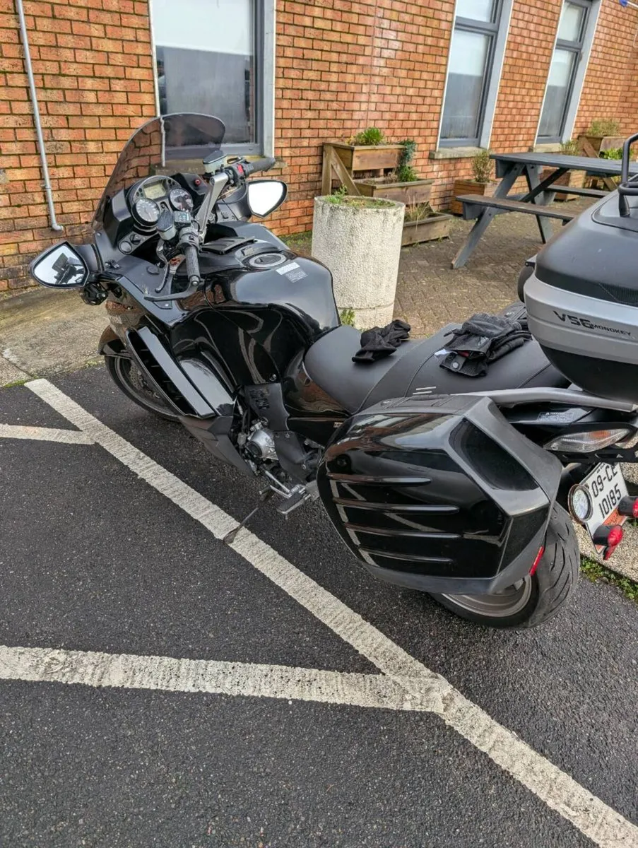 Kawasaki GTR1400 2009 - Image 3