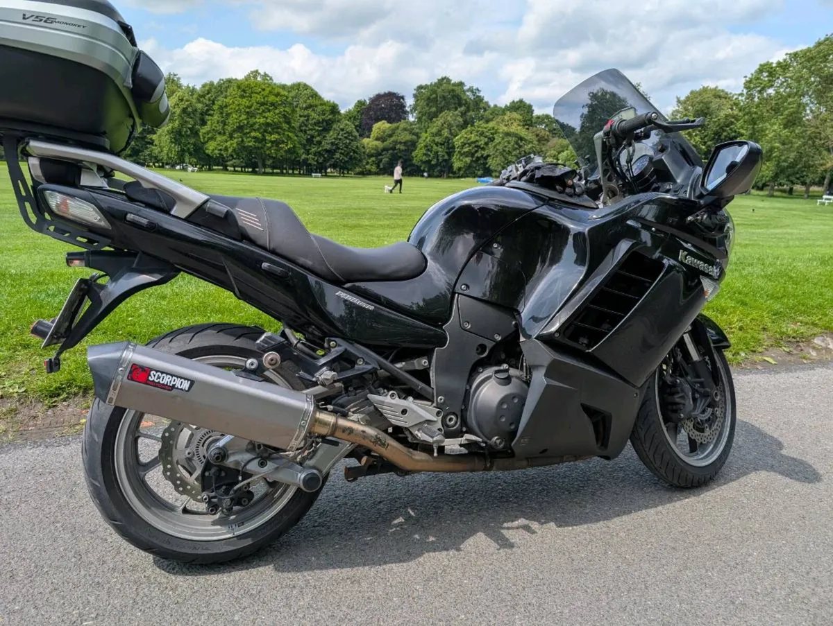 Kawasaki GTR1400 2009 - Image 2
