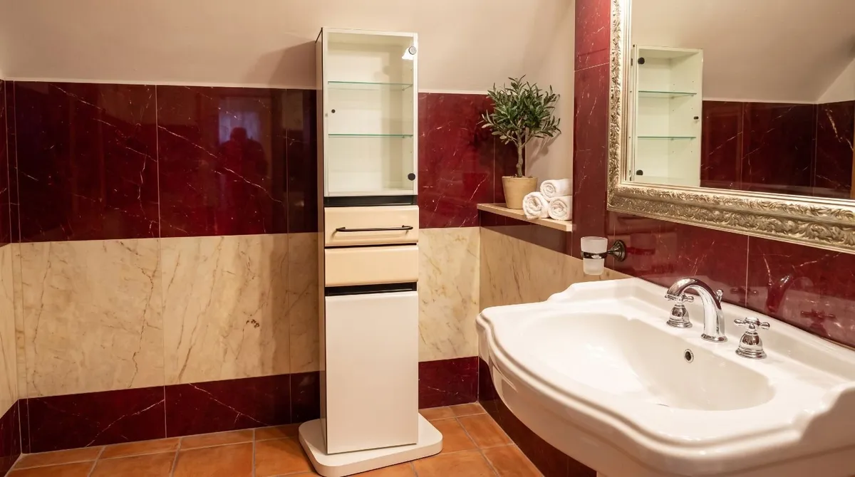 Floor standing Italian Bathroom cabinet - Image 1
