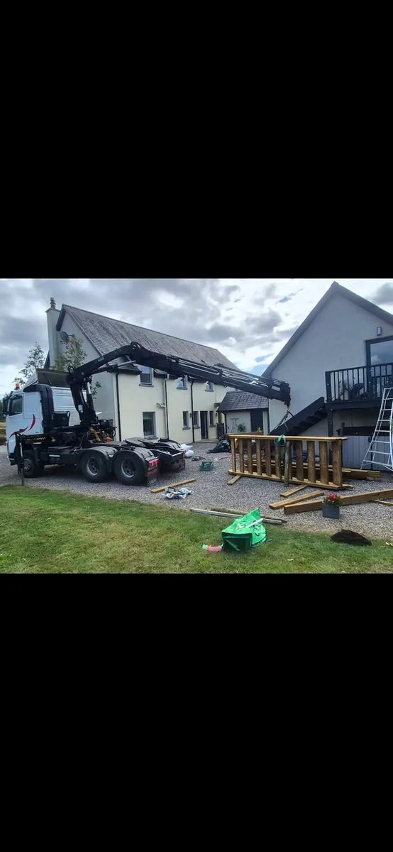 Crane and lowloader - Image 1