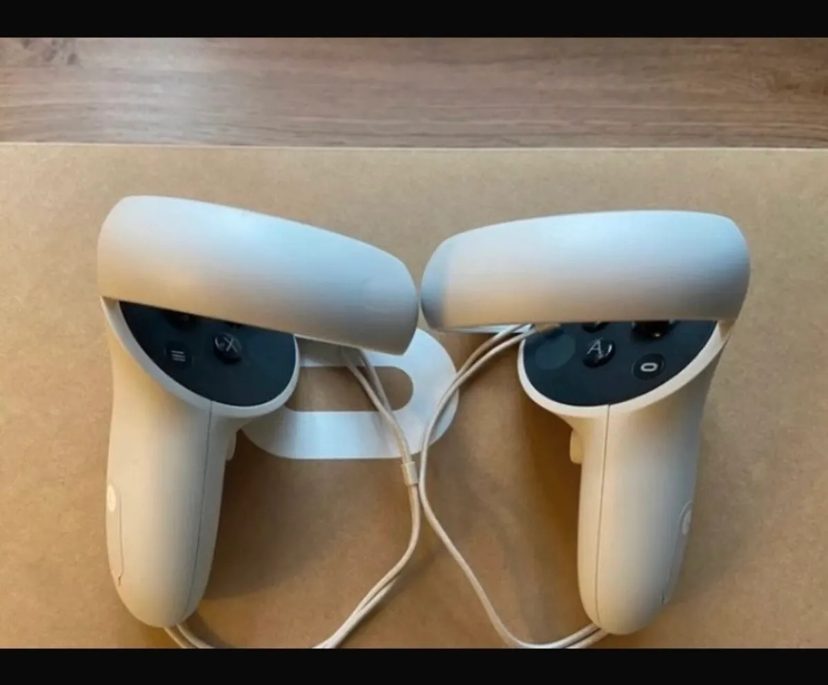Oculus Quest 2 VR Headset – Like New – Boxed - Image 2