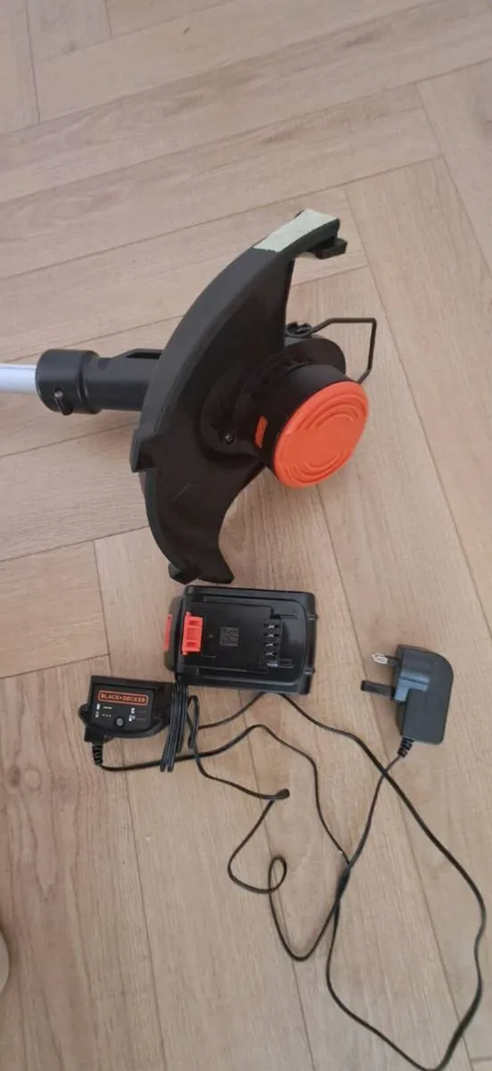 Black n Decker Power Connect Strimmer - Image 2