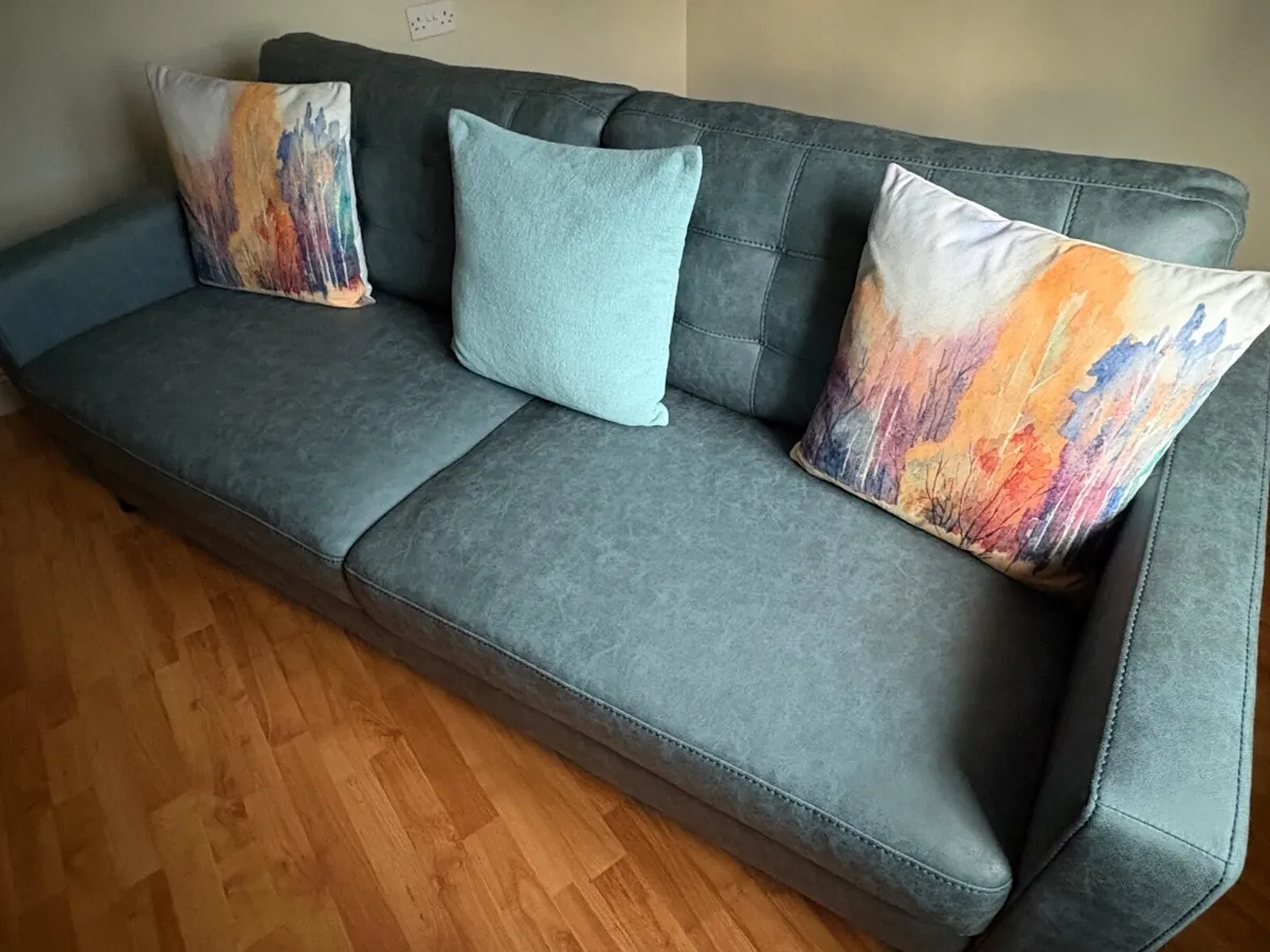 3 seater couch - Image 2