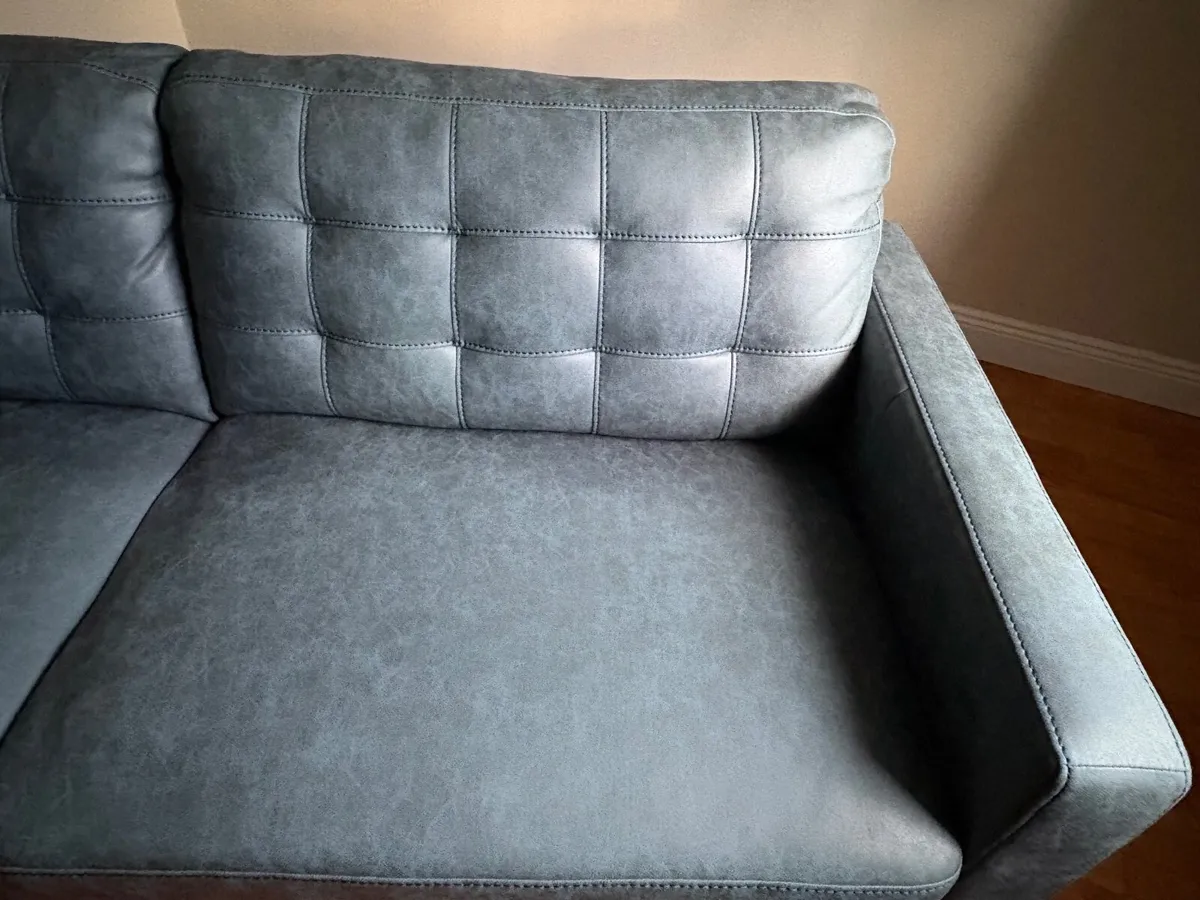 3 seater couch - Image 3
