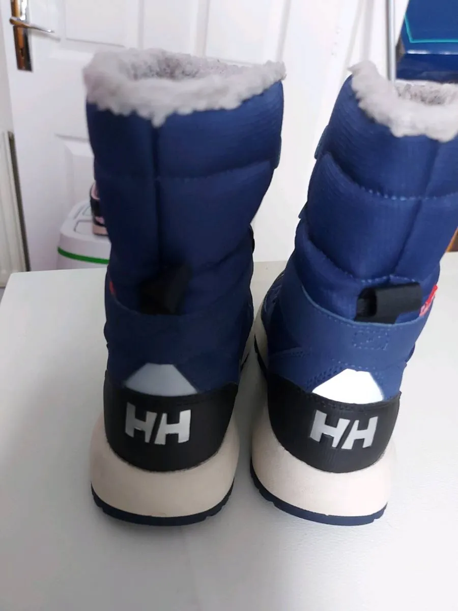 Helly Hansen water proof boots for kids size 30 - Image 3