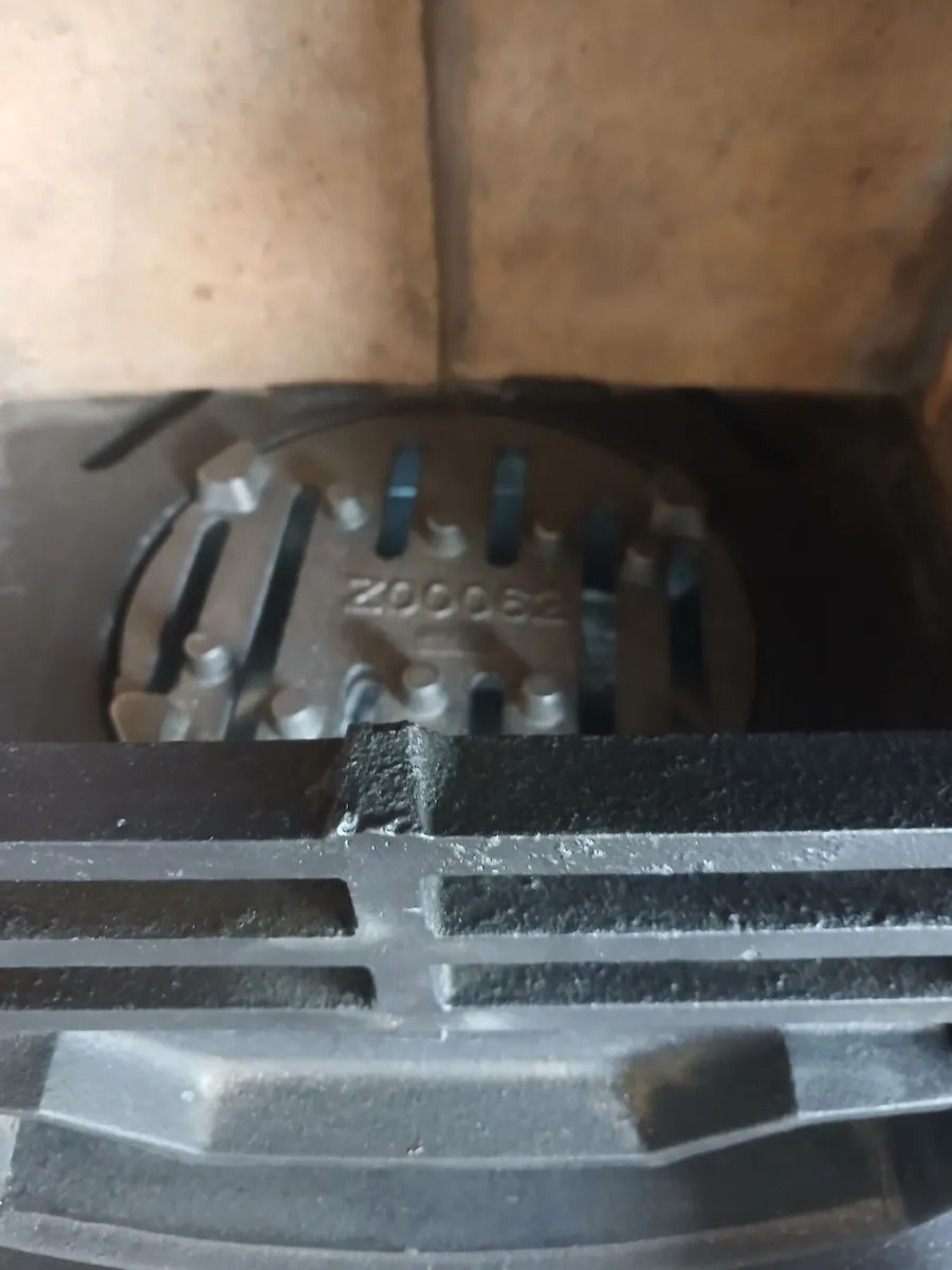 Henley Aran 6 kw solid fuel stove - Image 3