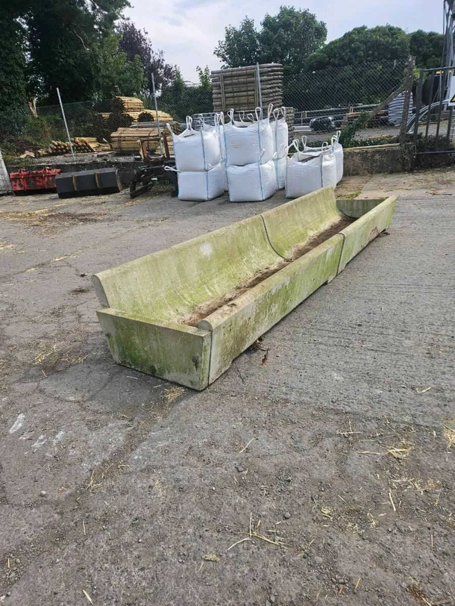 8' concrete feed barrier's - Image 1