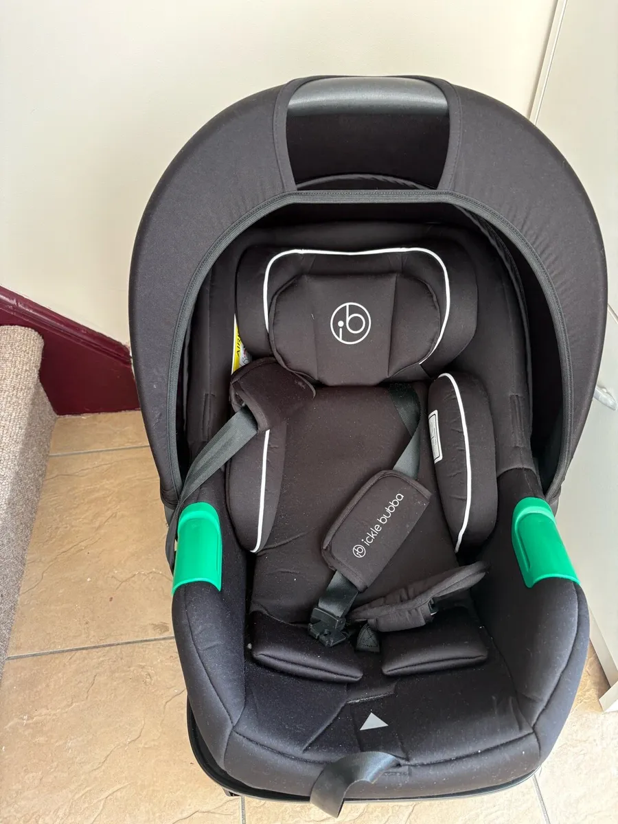 Ickle bubba car seat and isofix base - Image 1