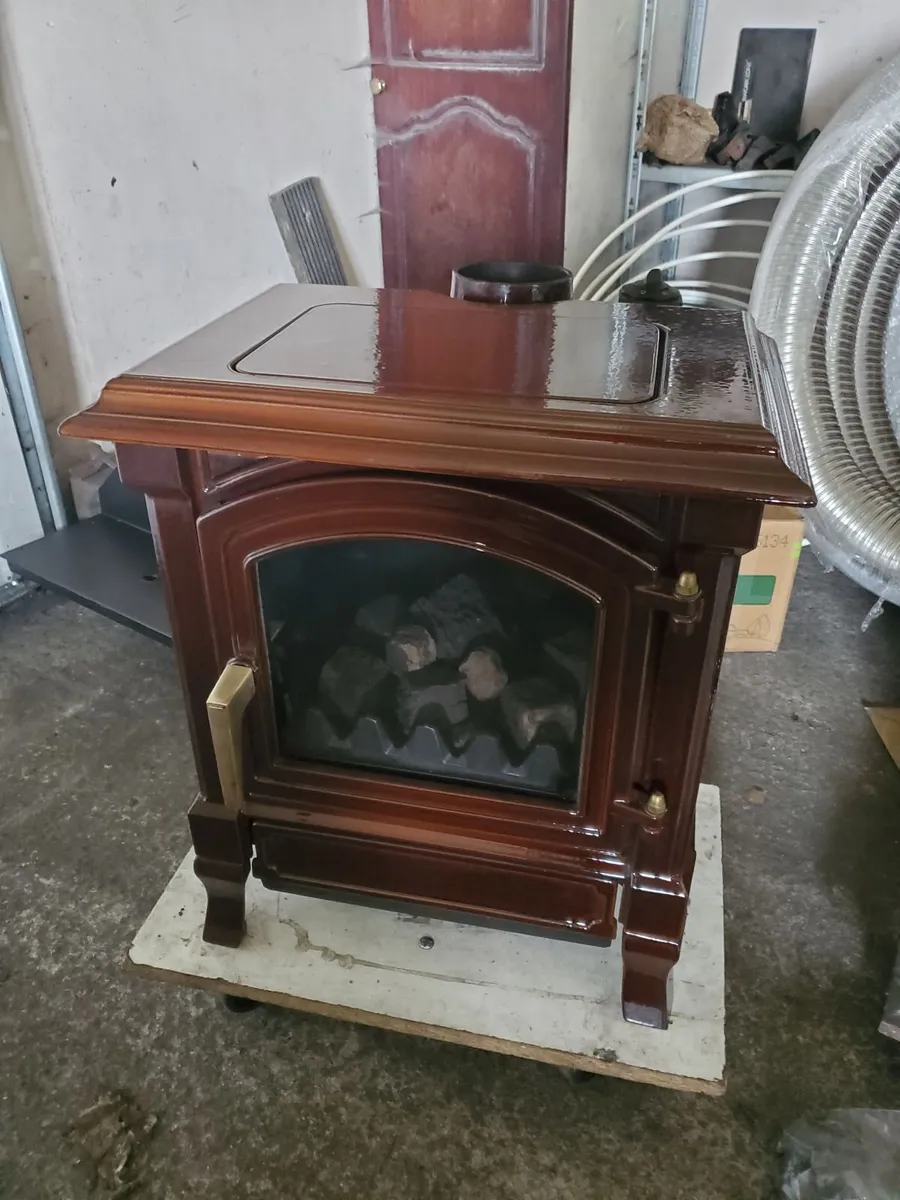 Nestor Martin 5kw oil stove new condition - Image 1