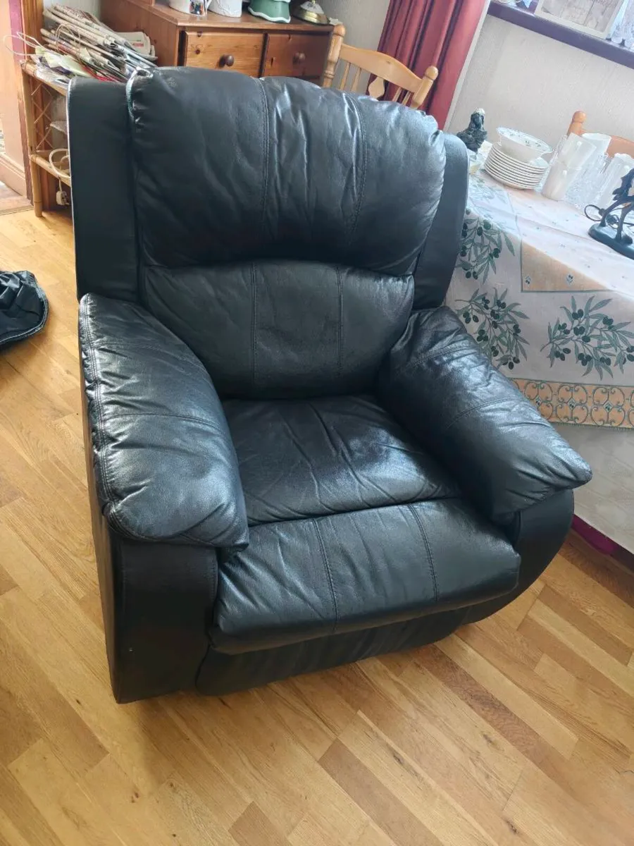 Three seater couch with two reclining armchairs - Image 2