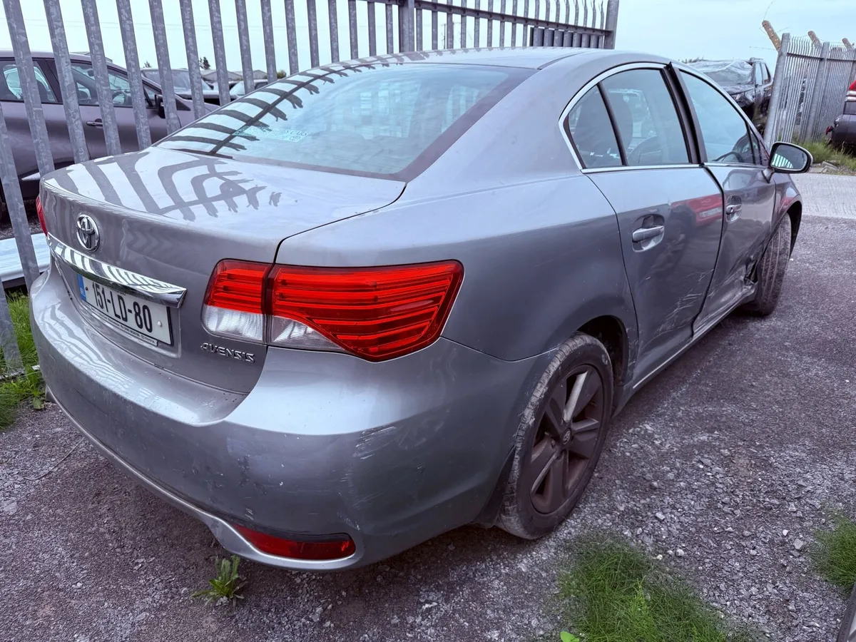 2015 Toyota Avensis 2.0d4d DAMAGE REPAIRABLE - Image 4