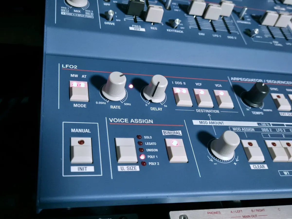 UDO Super 6 Desktop Synth - Limited Edition Blue - Image 4
